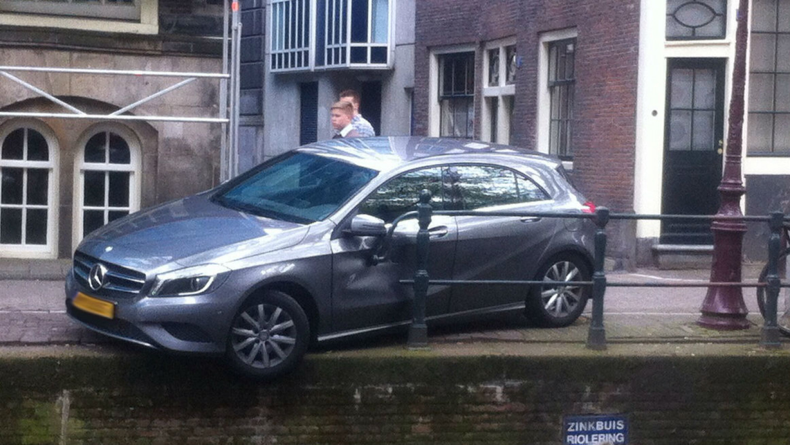 Joost de Vreeze via AT5-WhatsApp (06-51190938)