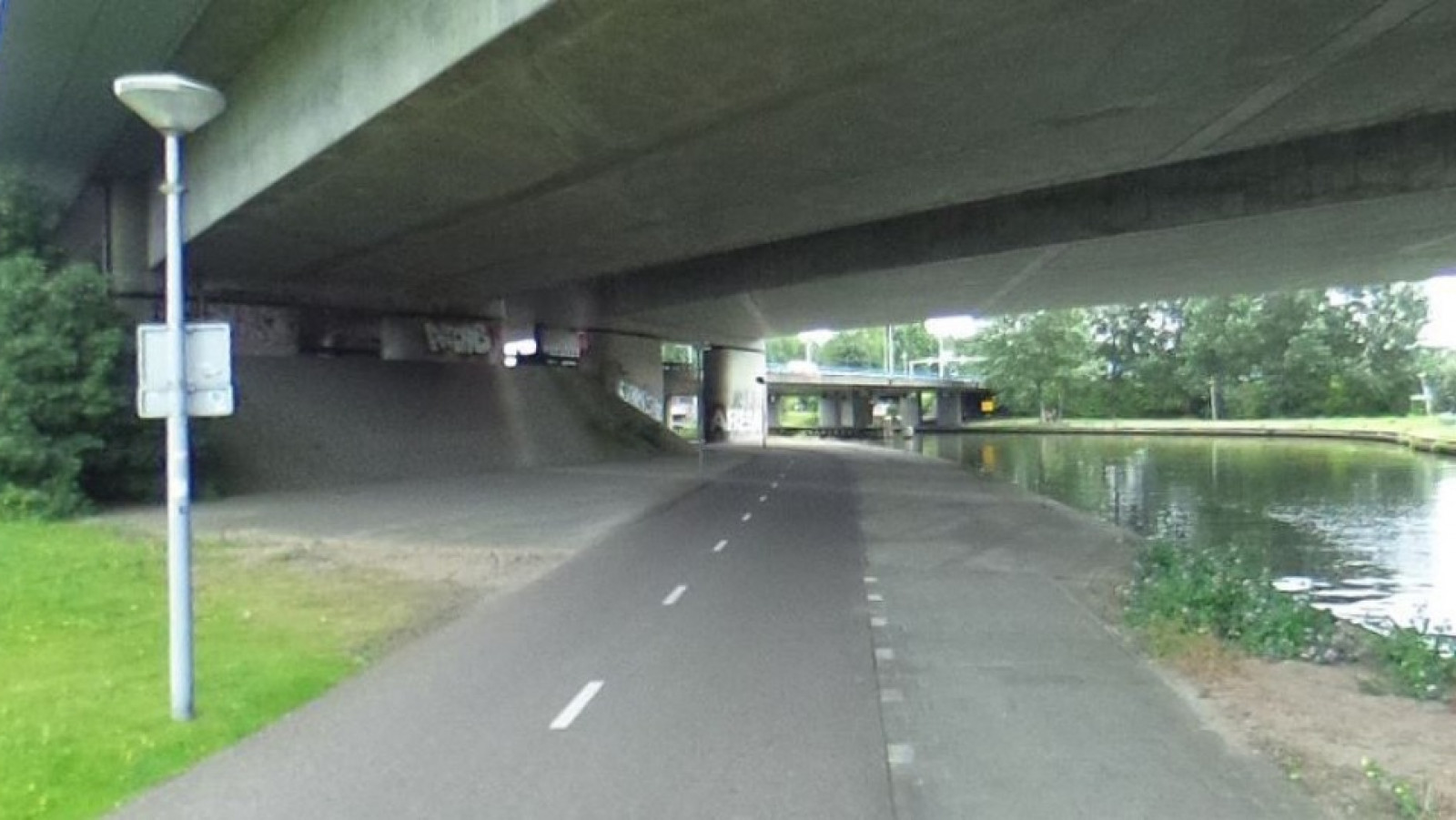 Twee jaar cel voor gewelddadige aanranding Weesperzijde