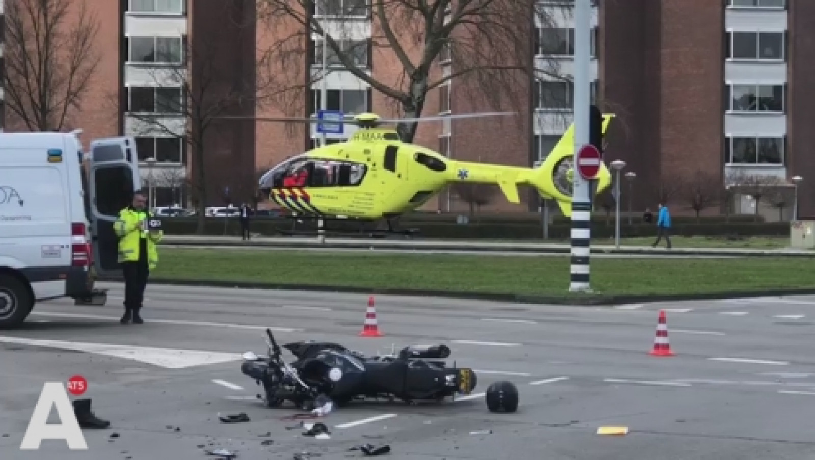 Motorrijder Zwaargewond Bij Ongeluk Basisweg - AT5