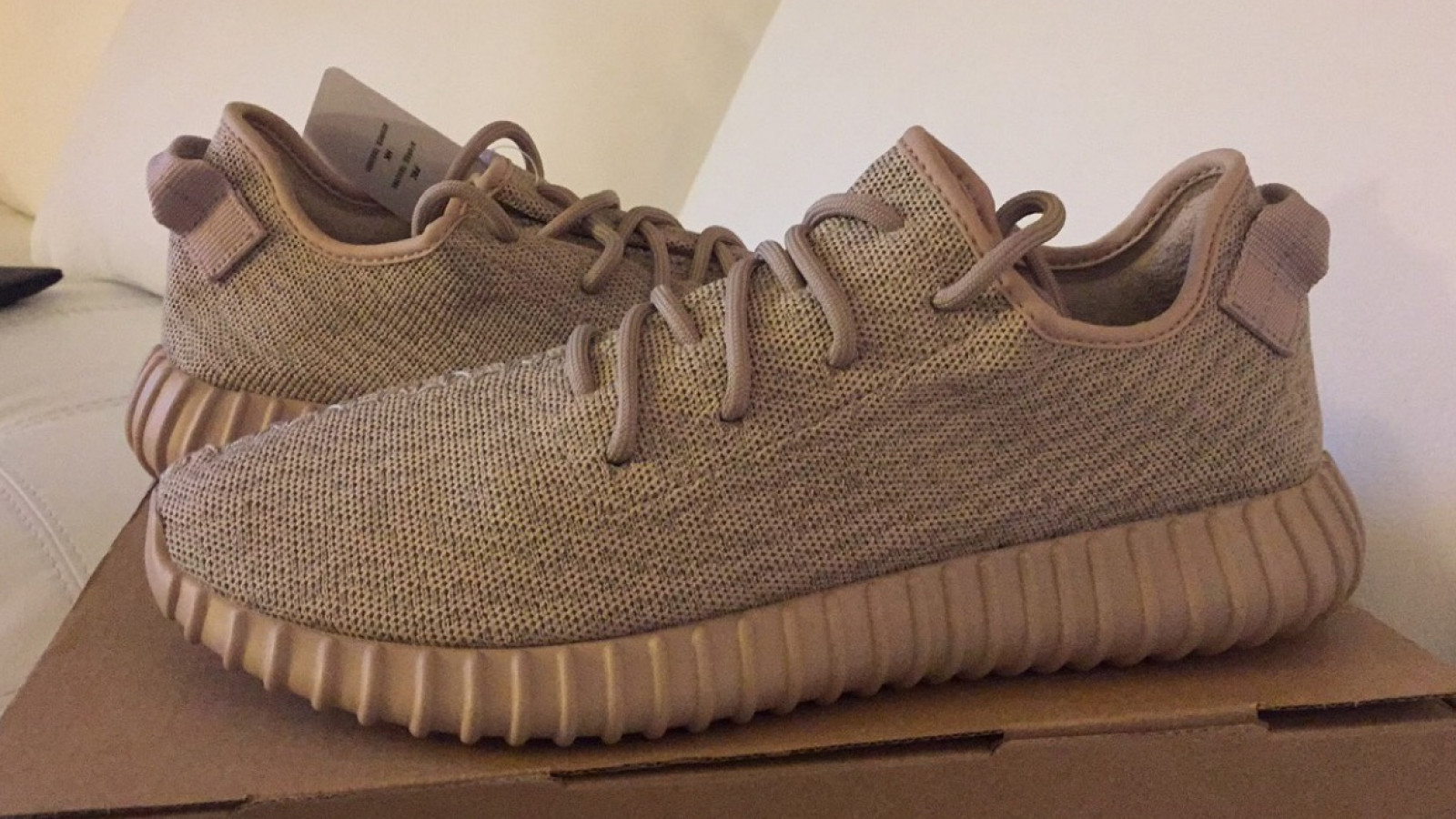 Yeezy fan beroofd tijdens nachtelijke 'sneaker deal' in havengebied - AT5