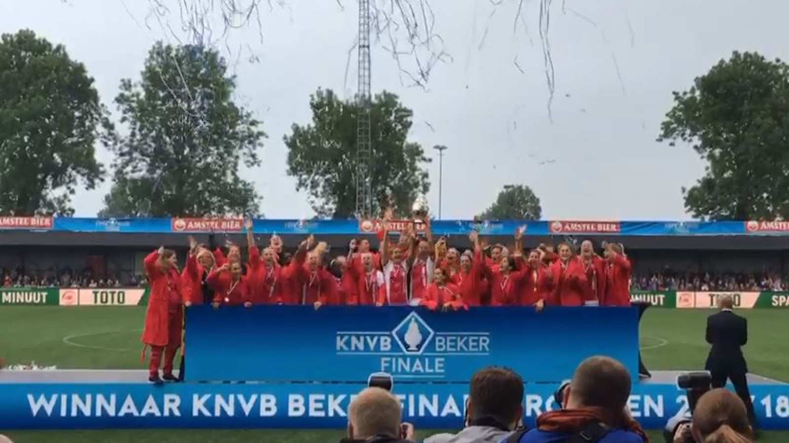 Soccerdonna on X: .@AjaxVrouwen win their 5️⃣th KNVB Beker Cup by beating  @PSV_Vrouwen with 2:1. ⚪️🔴 Ajax's men's team lost to PSV men's in  yesterday's cup final, so it's a successful revenge.