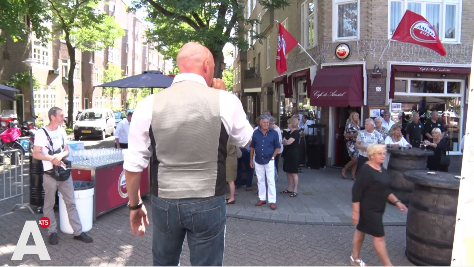 Bruine café De Amstel viert tachtigjarig bestaan: 'Lekker ouderwets