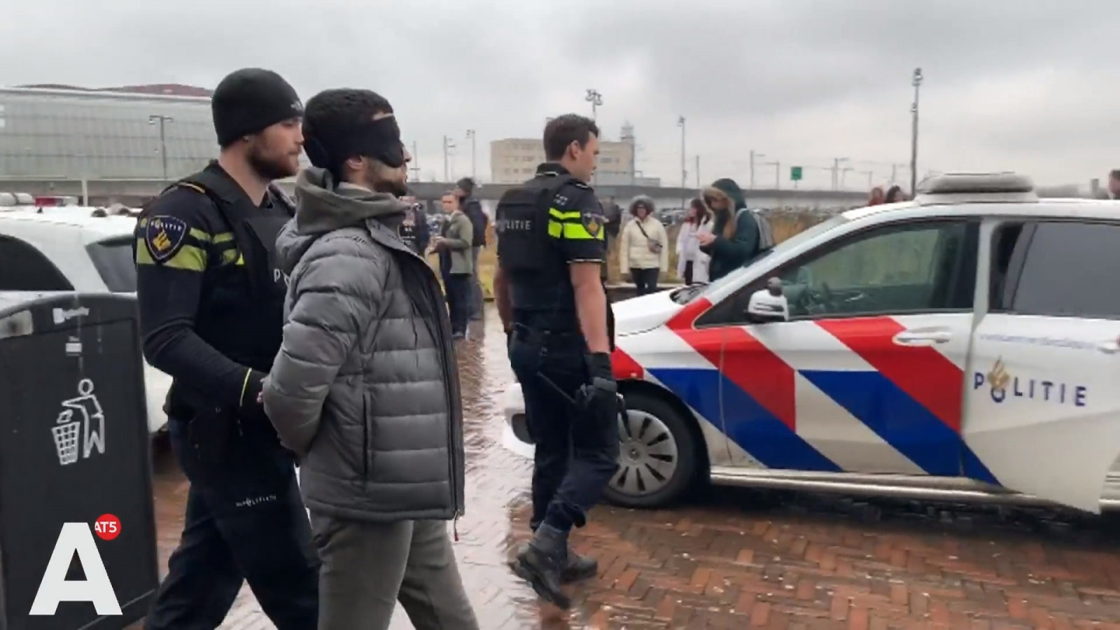 Man die dreigde met explosief aangehouden op station Sloterdijk