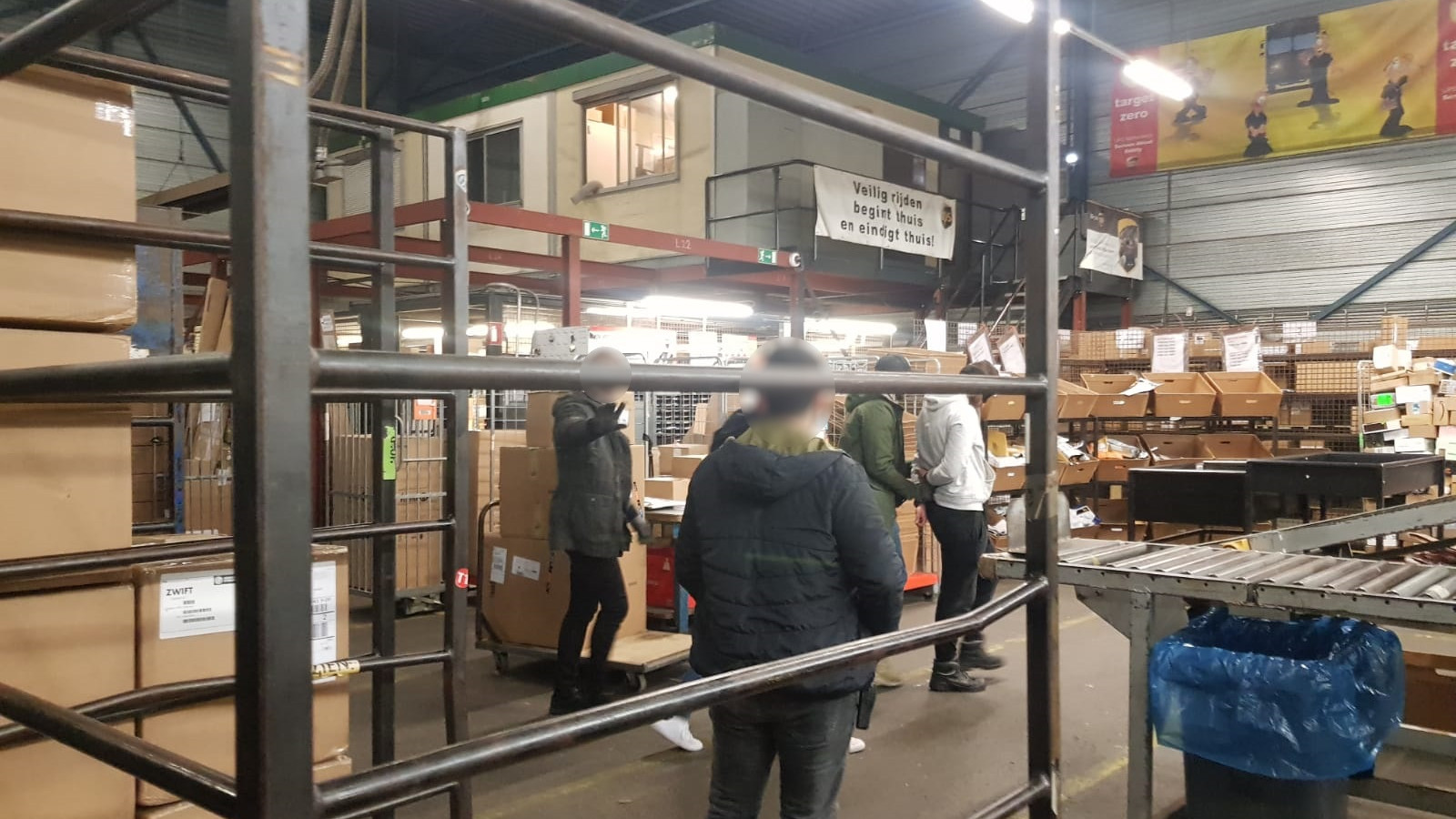 News Arrestatieteam pakt man op in pand Westelijk Havengebied.