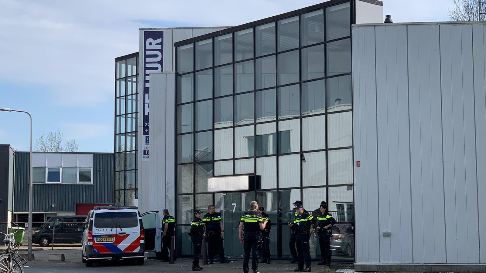 GeenStijl is nooit vervolgd door @Het_OM voor opruien omdat ze het slim deden.