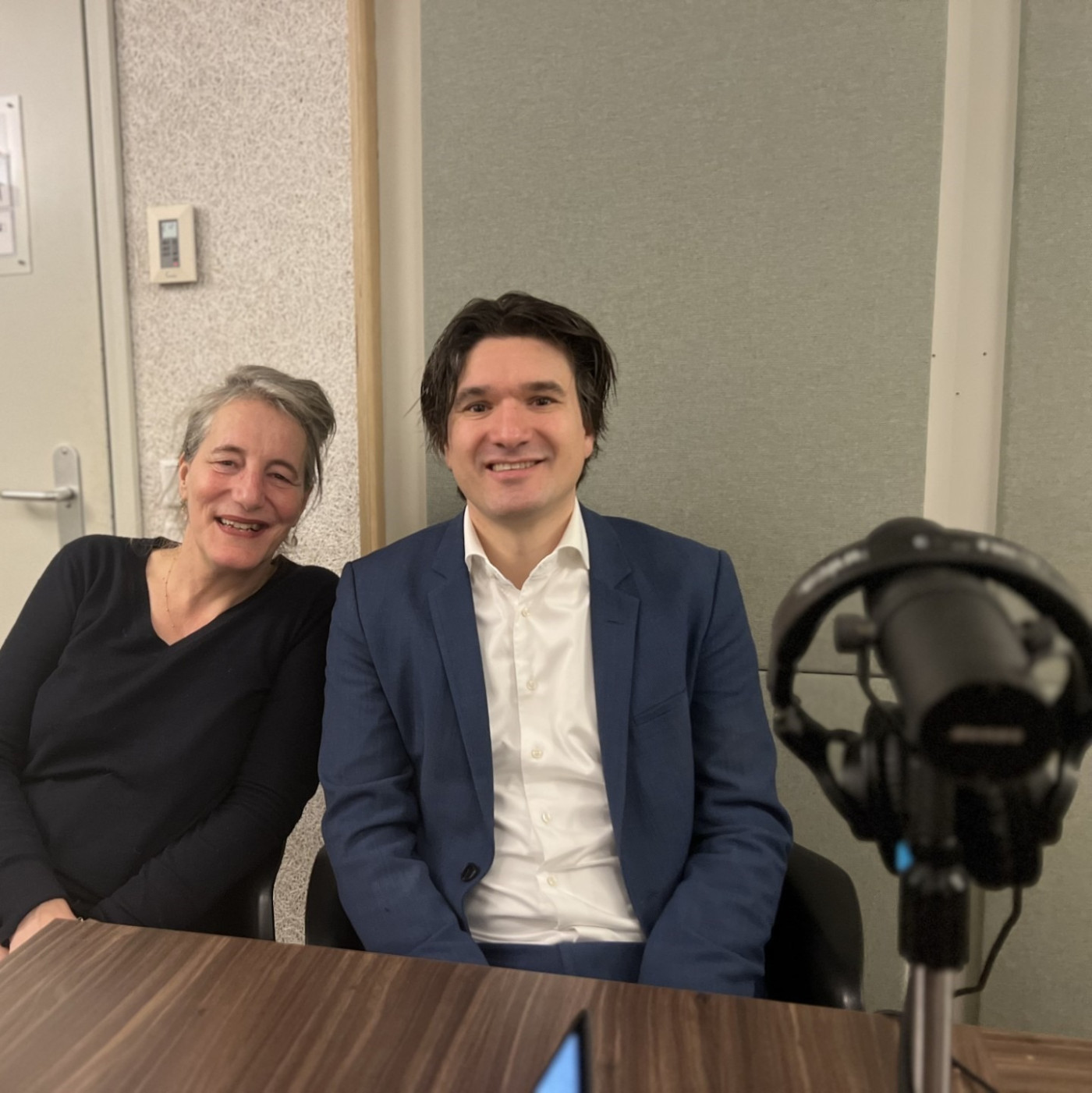 Bouw Woon Leef | In gesprek met voorzitter bouwen en wonen MRA | AT5