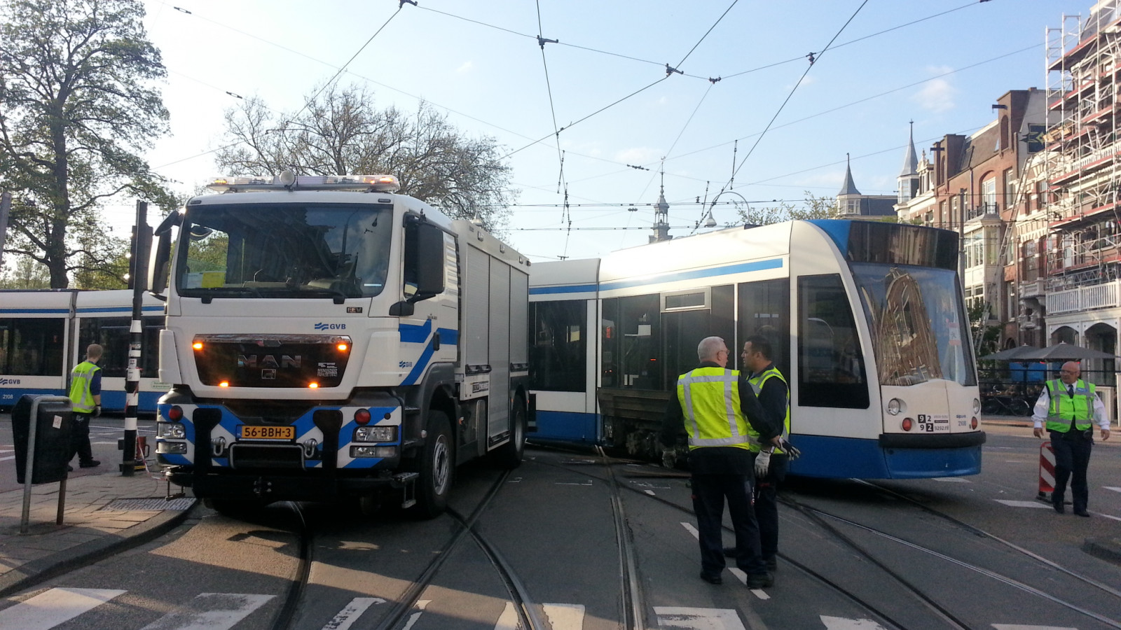 Tram ontspoord op Linnaeusstraat