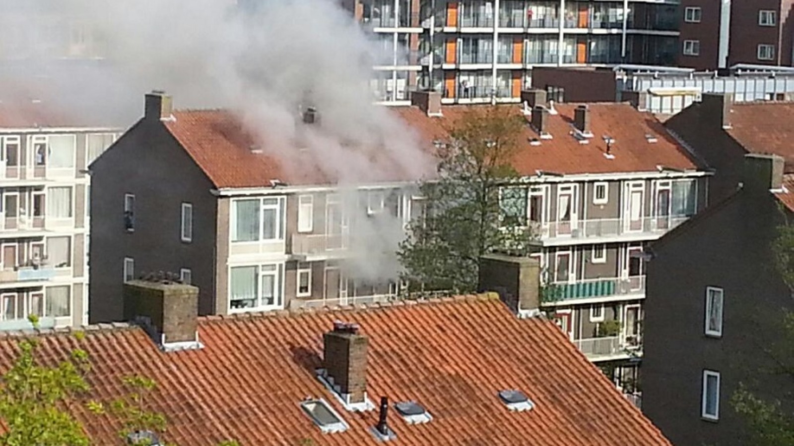 Drie gewonden bij felle woningbrand in Slotermeer