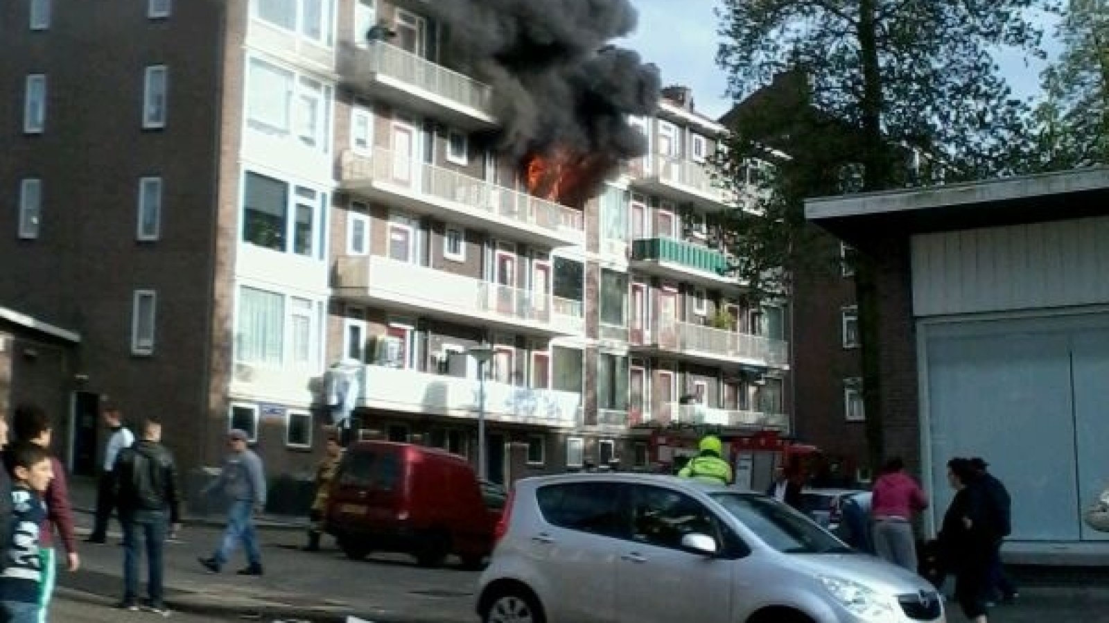 Brand Jacques oppenheimstraat