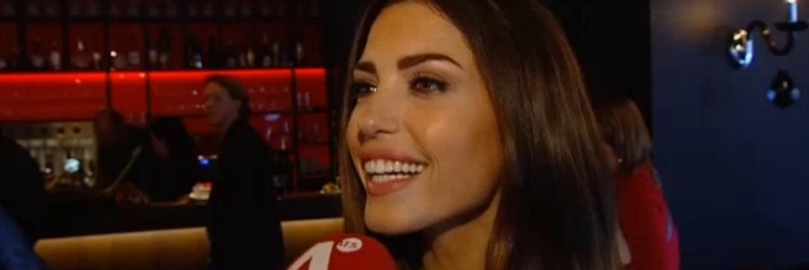 Yolanthe toont blote borst op nationale televisie - AT5