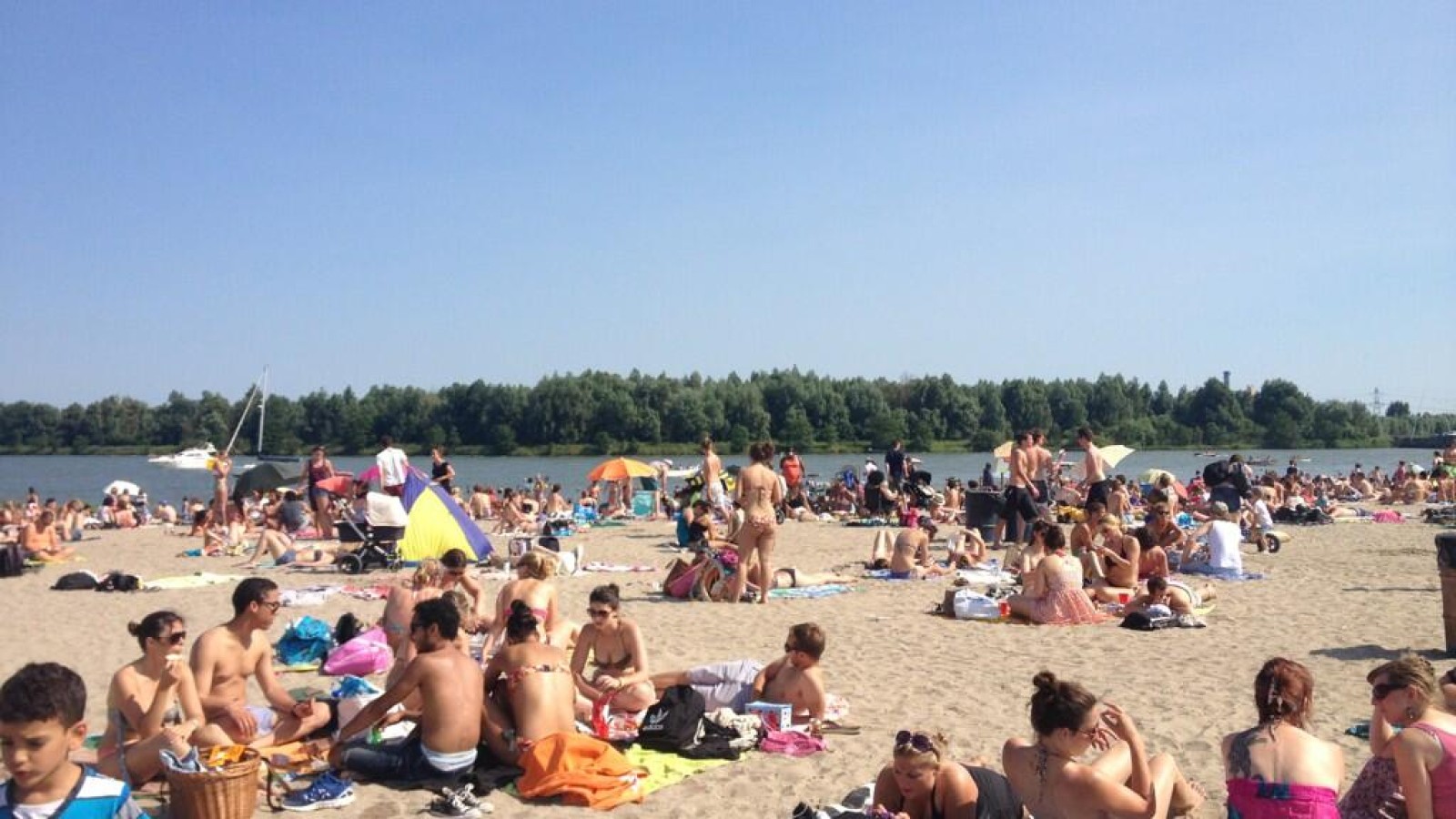 blijburg strand zomer hitte warm water
