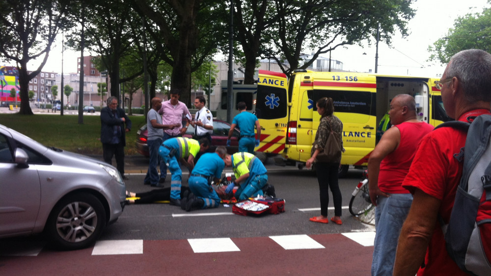 Fietster Gewond Na Aanrijding Op Amstelveenseweg - AT5