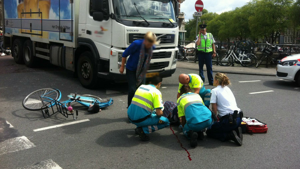 Fietsster Gewond Bij Aanrijding Op Muntplein - AT5