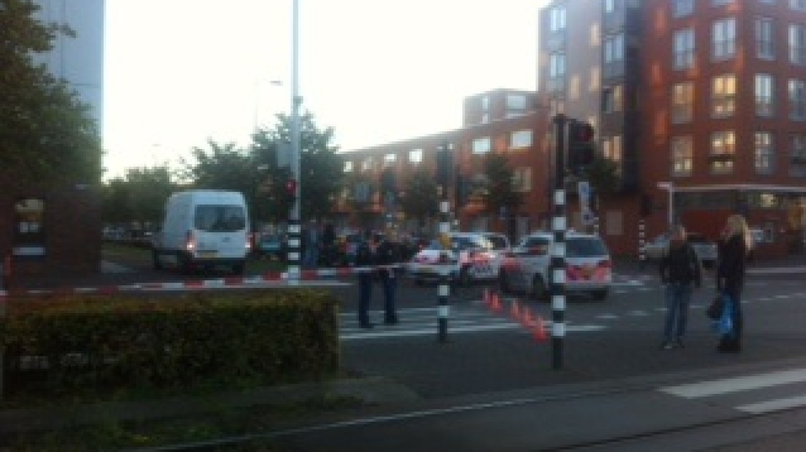 Politieagent neergestoken op IJburg