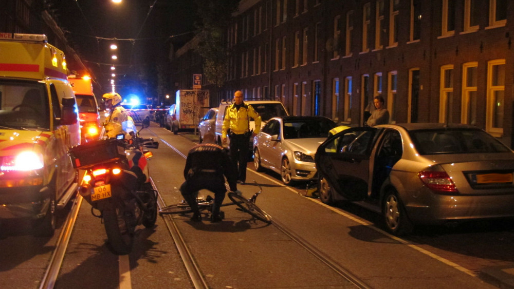 Fietser Zwaargewond Na Botsing Met Autodeur - AT5