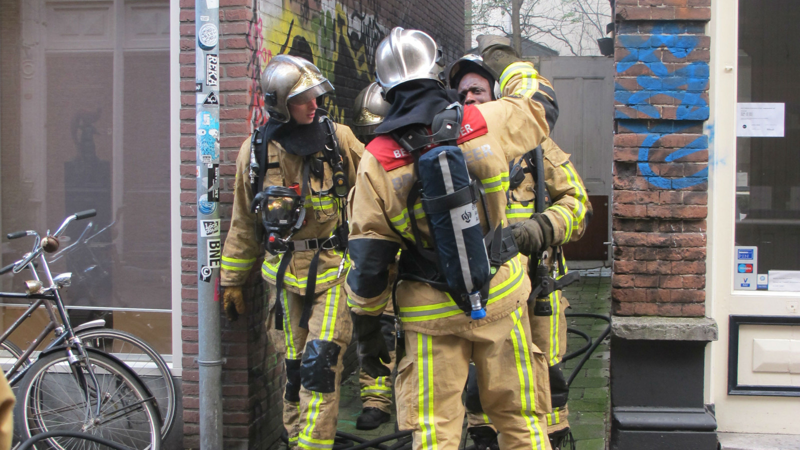 Brand hazenstraat in kleding pand.
