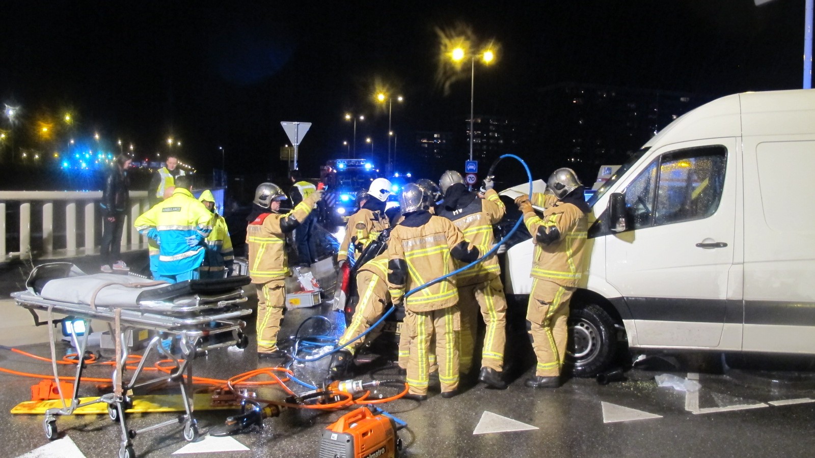 Auto-ongeluk met vier gewonden op de IJdoornlaan