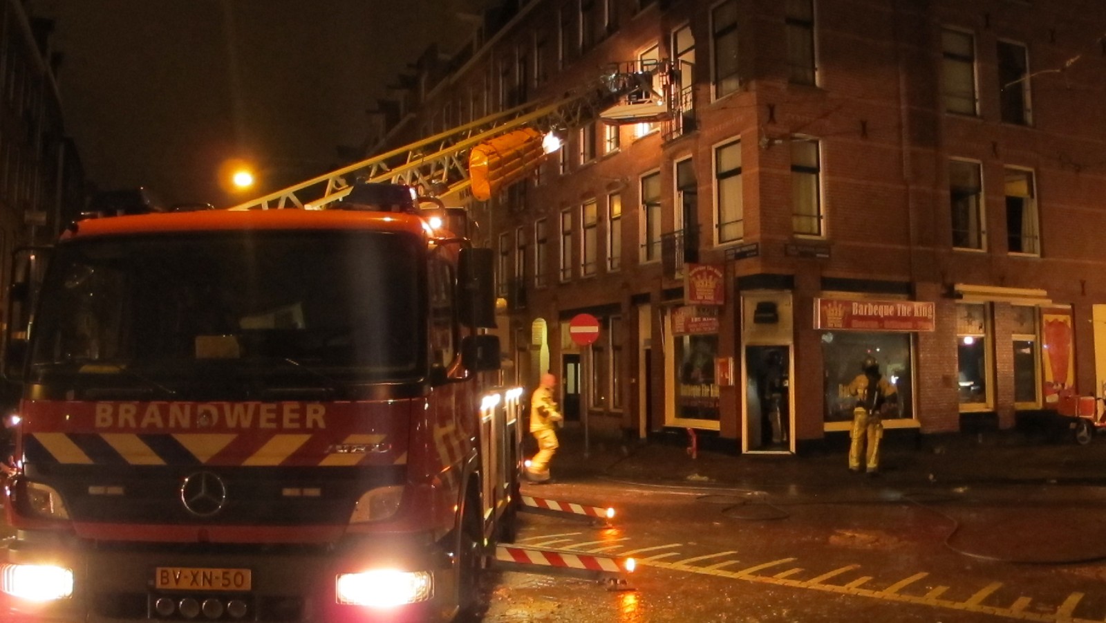 Brandweer reanimeert katten bij brand in pizzeria