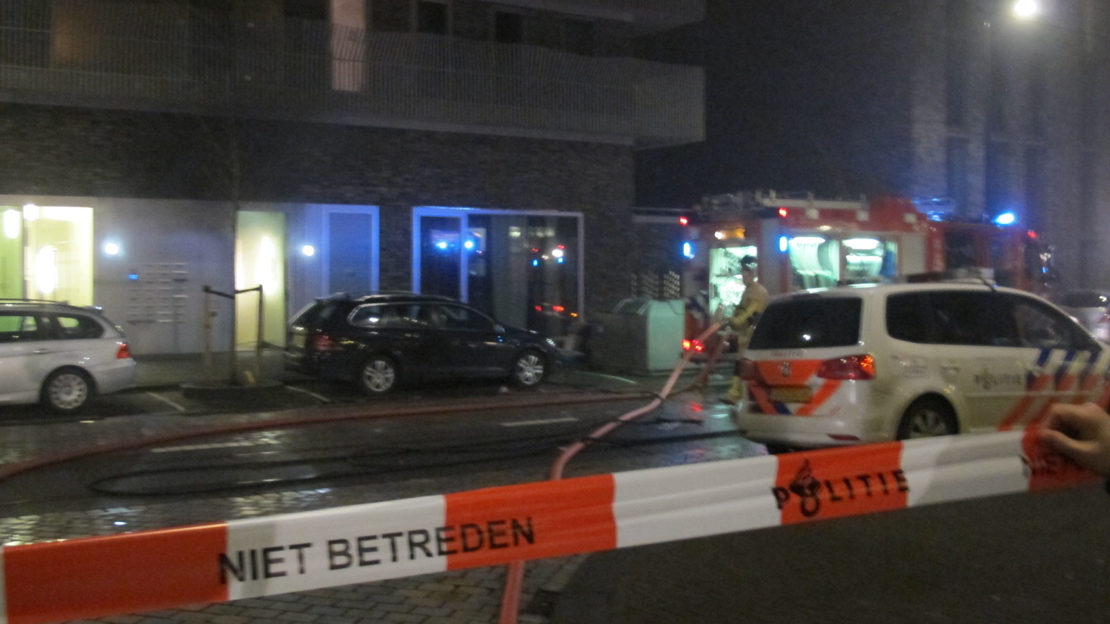 Woningen ontruimd na grote brand parkeergarage IJburg