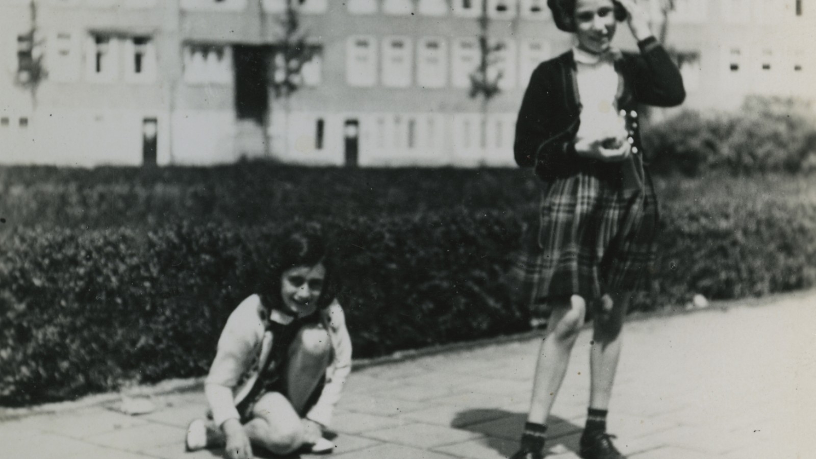 Knikkers Anne Frank tentoongesteld