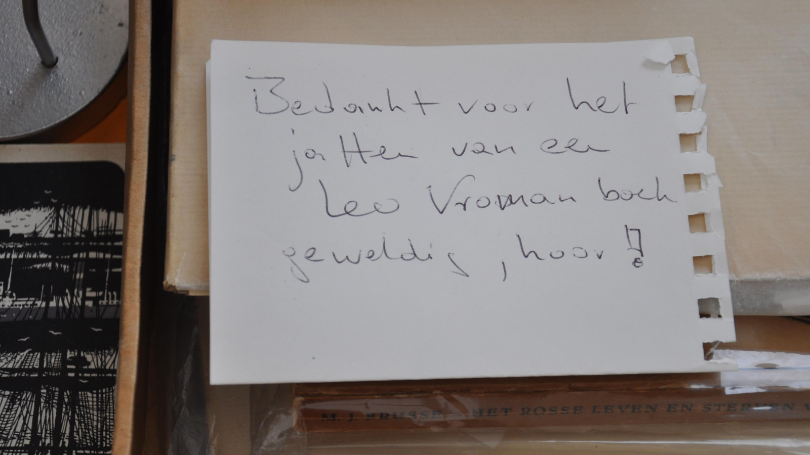 Tijdens de afscheidsbijeenkomst in Amsterdam werden in de Nieuwe Liefde door Huub Oosterhuis en anderen gedichten voorgelezen en dia's en stukjes  getoond uit documentaire's. Ook op de boekenmarkt op het Spui was Vromans in trek; getuige de foto met tekst