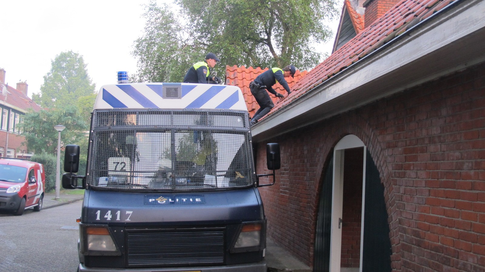 Politie schiet 15-jarige verdachte in been