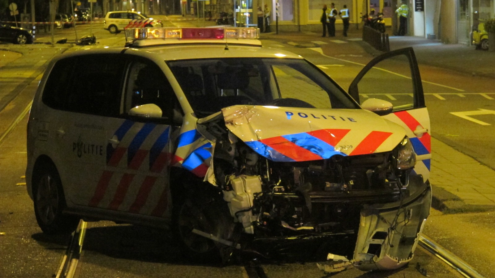 Ravage na zwaar ongeval met politieauto