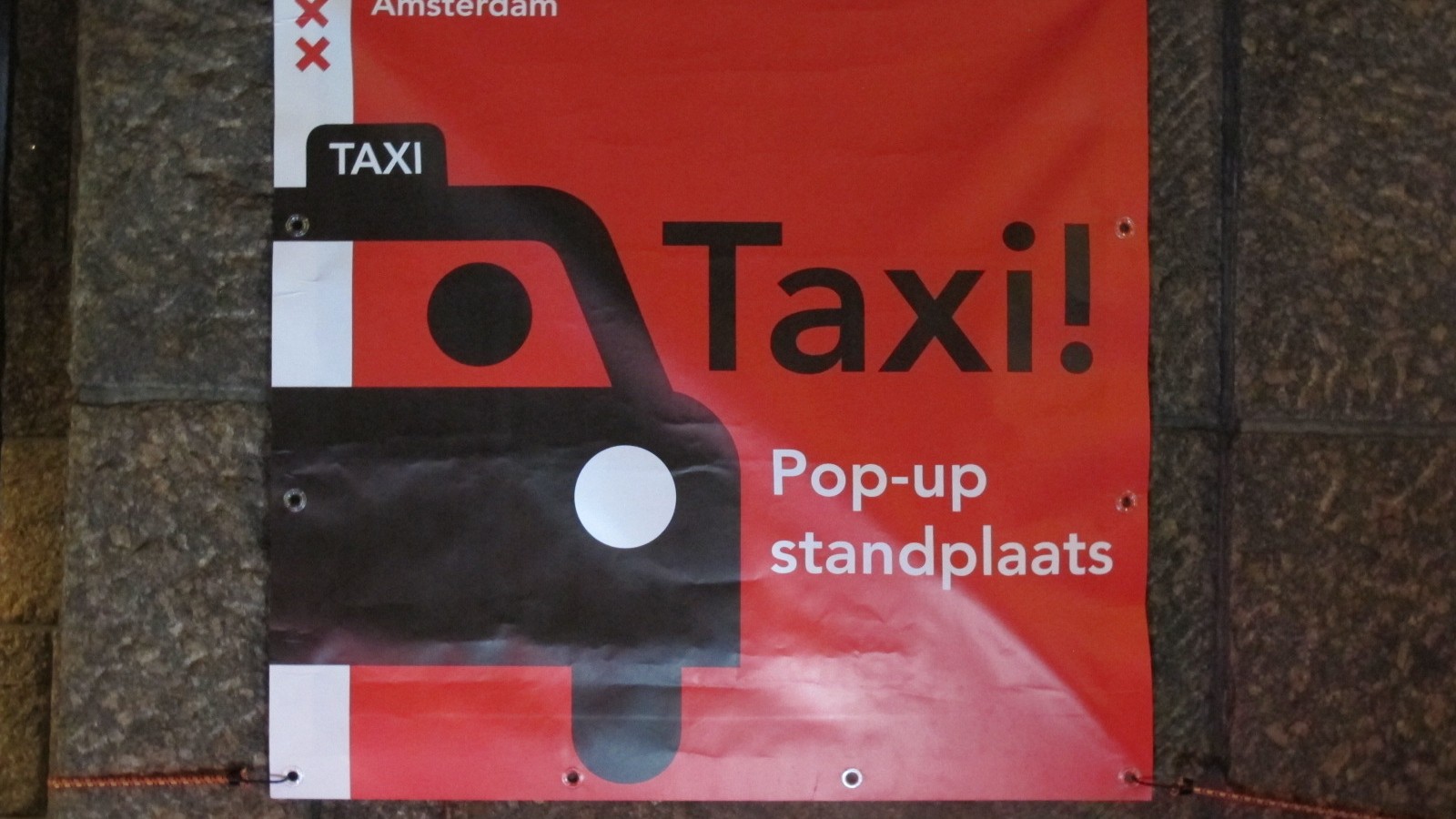 Pop-up taxistandplaats Rembrandtplein in gebruik genomen