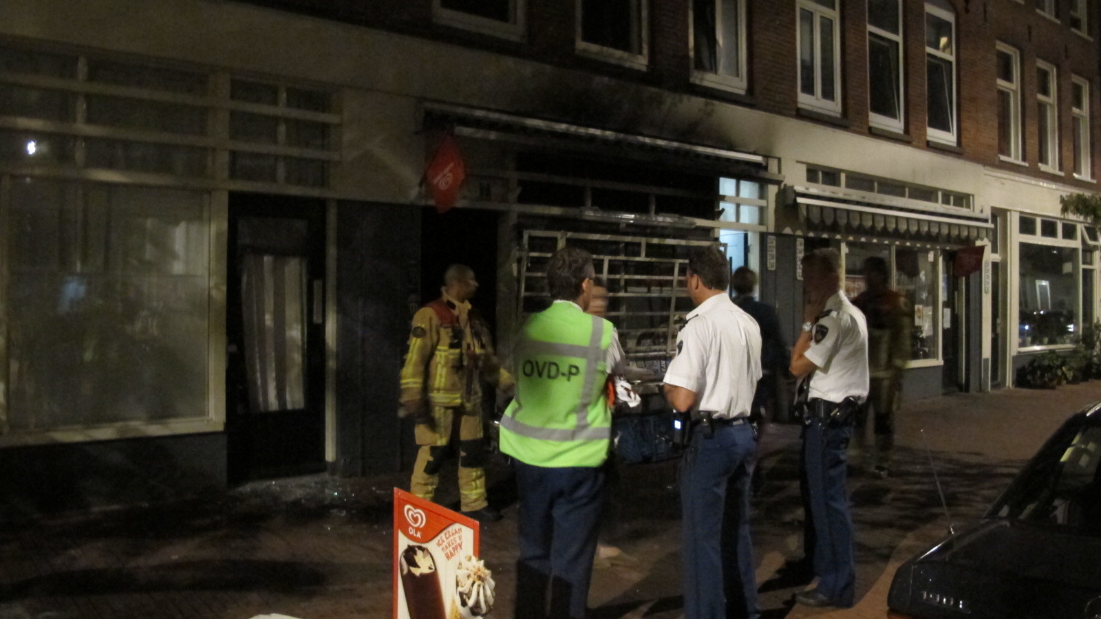 Woningen ontruimd door brand Turkse supermarkt Westerpark