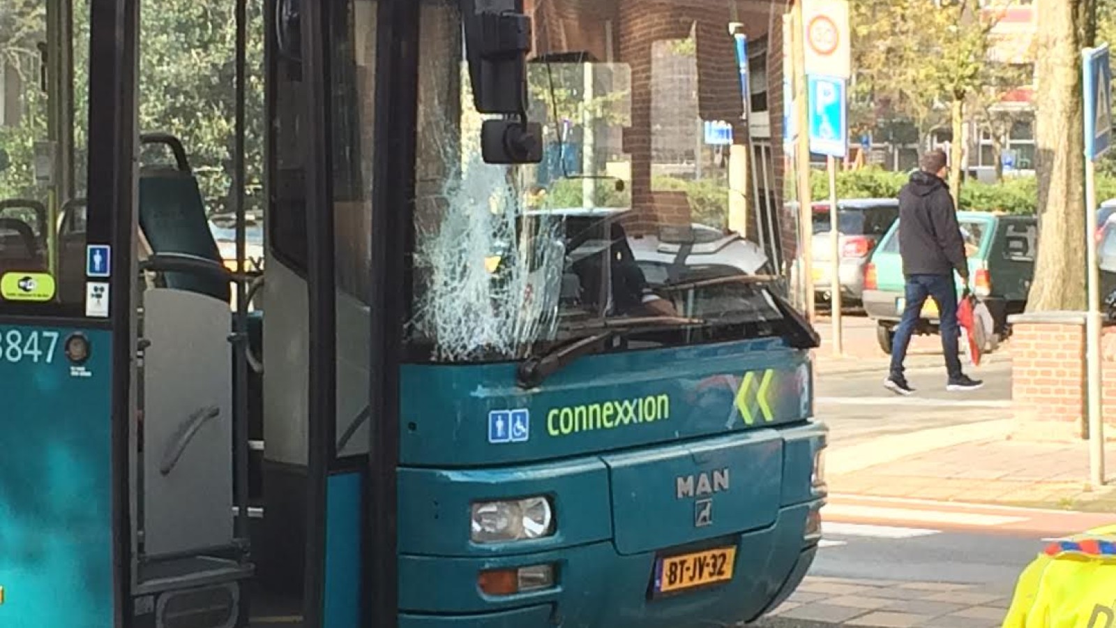 Fietser (18) aangereden door bus op het Valeriusplein