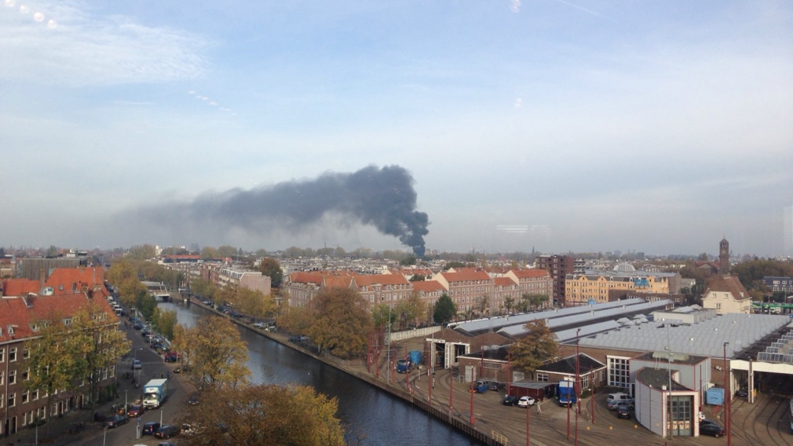 Foto van brand Vondelpark gezien vanuit Oud-Zuid