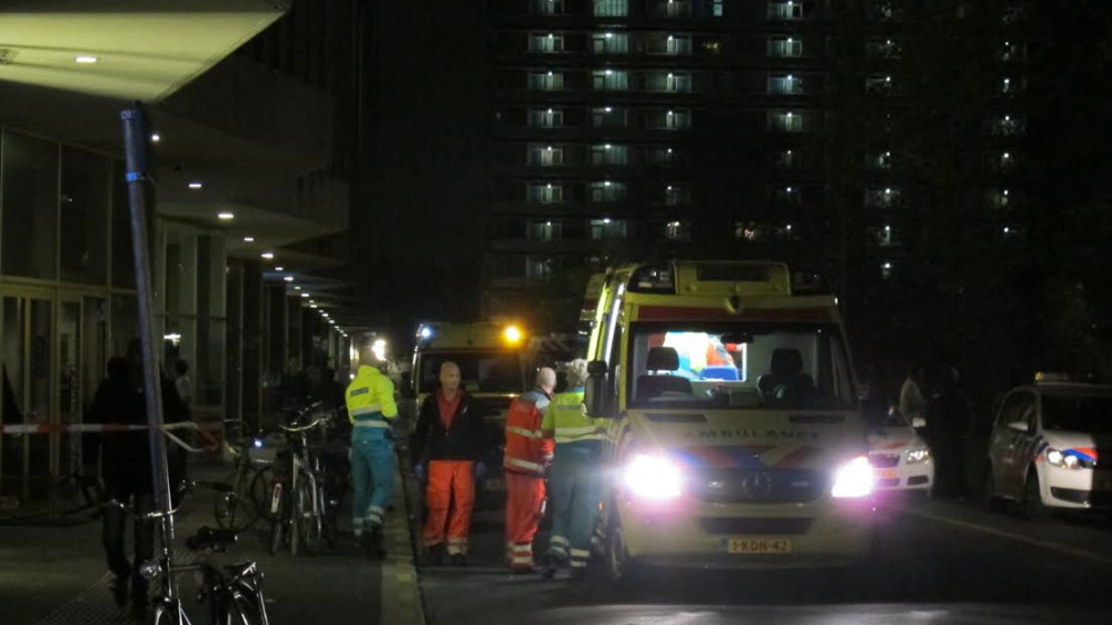 Vier Gewonden Bij Wilde Schietpartij In Café - AT5