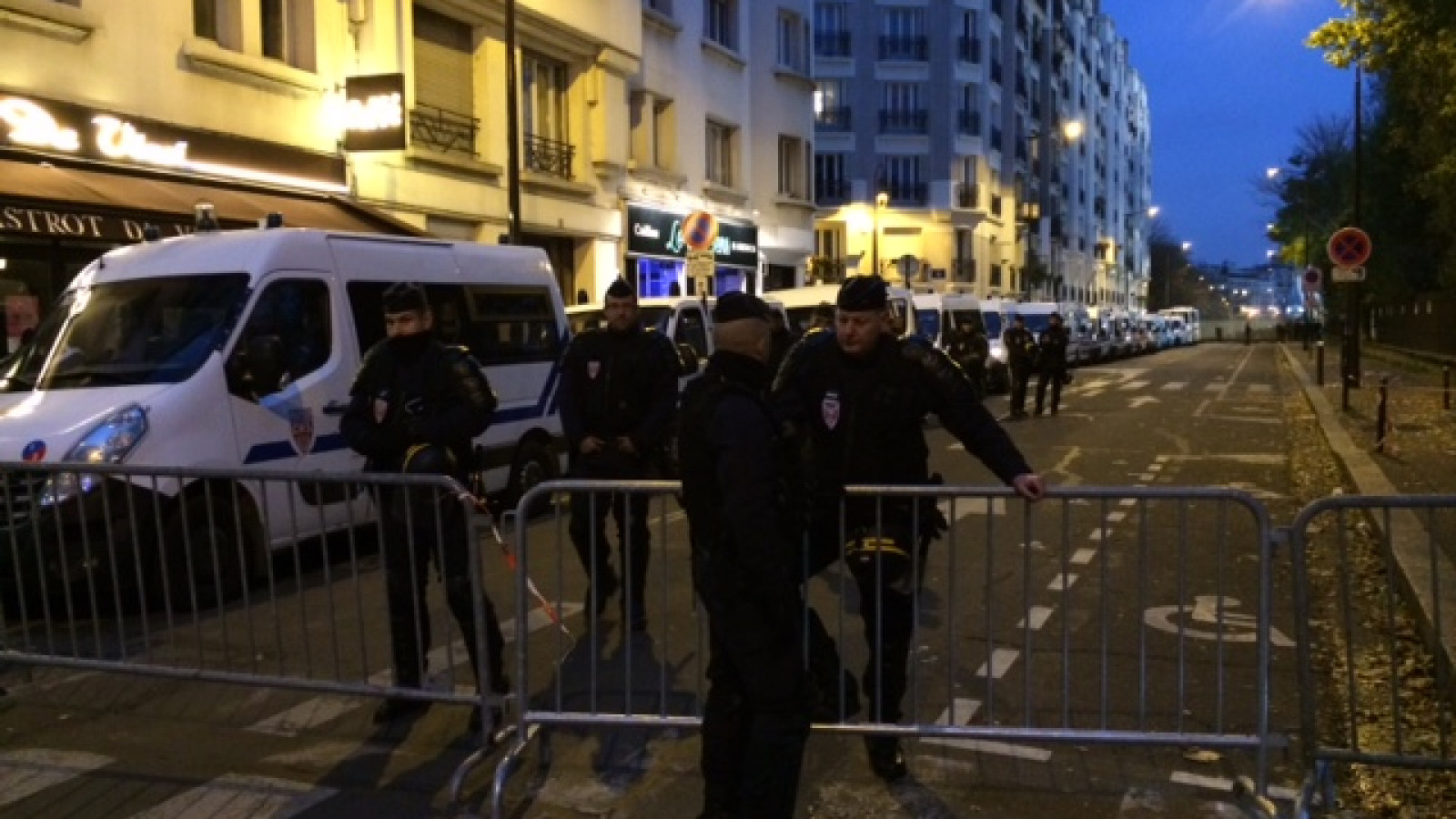 Grote politiemacht op de been bij stadion PSG