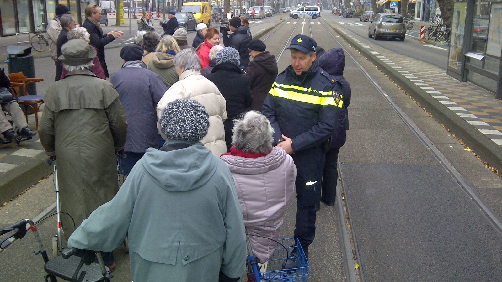 Ouderen protesteren tegen opheffen tramhalte