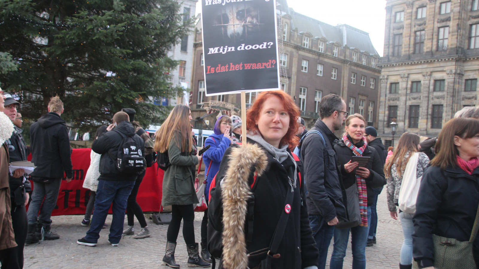 Afgelopen Zaterdag werd er in het Centrum van Amsterdam een demonstratie gelopen worden tegen de productie, verkoop en het gebruik van bont.