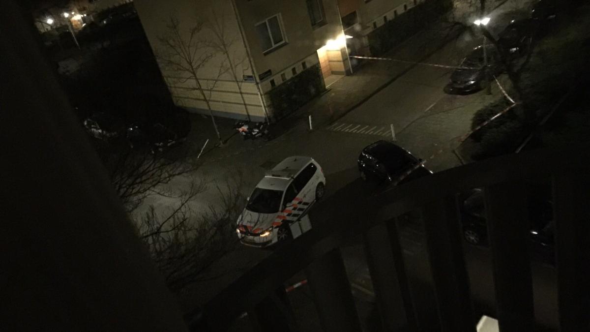 Politie schiet op snelkrakers bij wilde achtervolging Geuzenveld