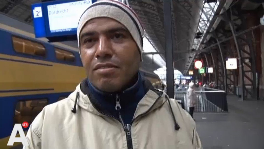 'Ik ben veertig dagen onderweg, mijn familie is vermoord in Syrië' - AT5