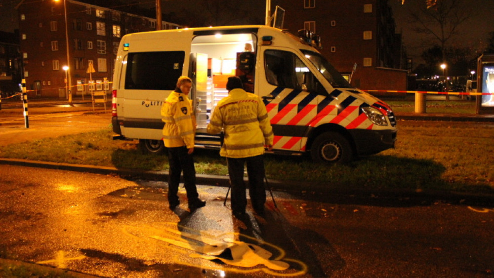 Voetganger Geschept Door Auto In West - AT5