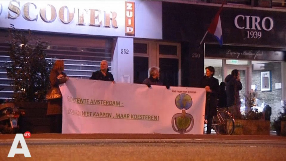 Bewoners protesteren tegen bomenkap Ceintuurbaan AT5