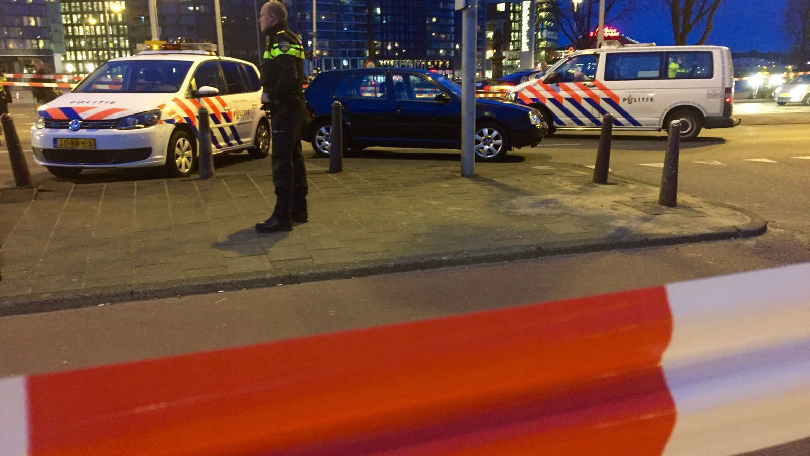 Politie schiet bij aanhouding op Prins Hendrikkade