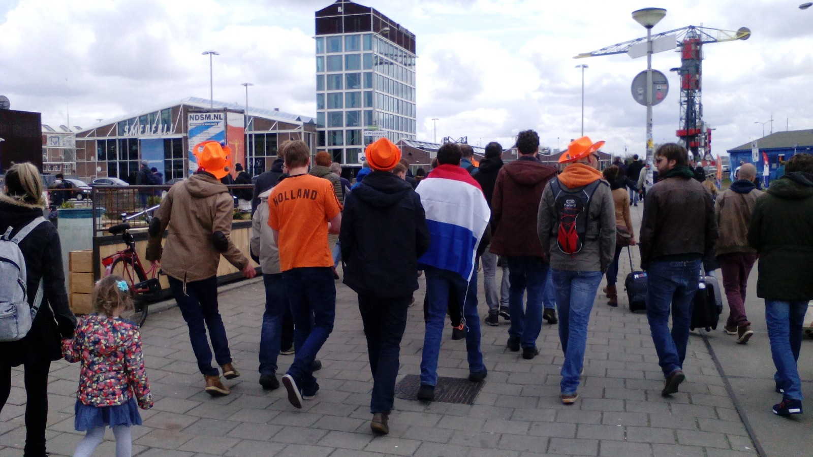 30-4-2016 NDSM Amsterdam Oranje toeristen.jpg
