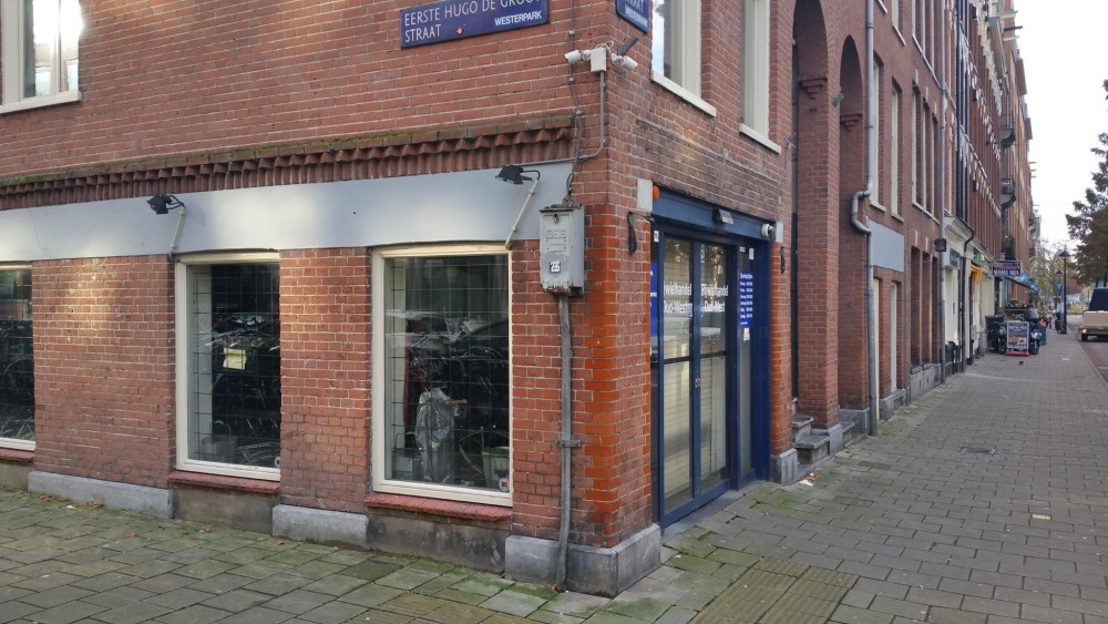 Burgemeester sluit opnieuw fietsenwinkel Oud West vanwege heling - AT5