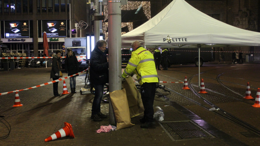 Agent In Nek Gestoken Bij Steekpartij Rembrandtplein - AT5