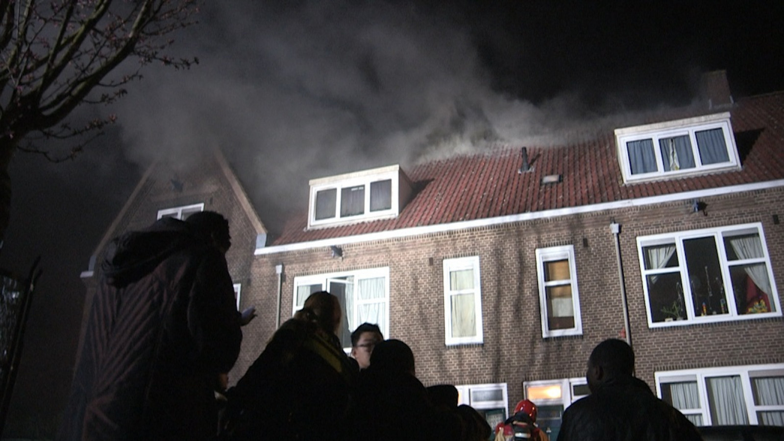 Woning in Noord onbewoonbaar na dakbrand