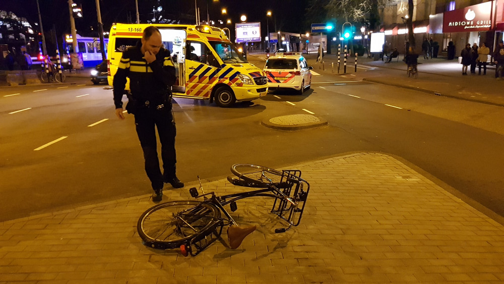 Fietser Wordt Geschept Bij Leidseplein En Raakt Zwaargewond - AT5