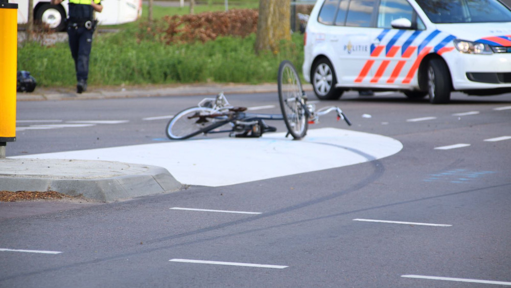 Fietsster Zwaargewond Bij Aanrijding In Duivendrecht - AT5