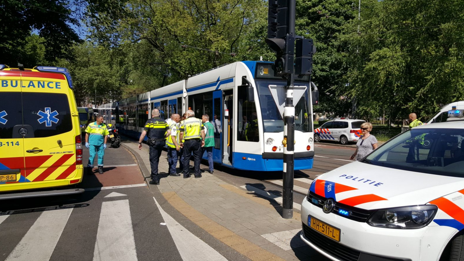 Twee trams botsen op elkaar op Marnixplein