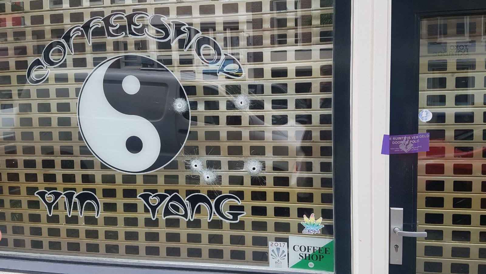 Coffeeshop Ying Yang beschoten Knollendamstraat