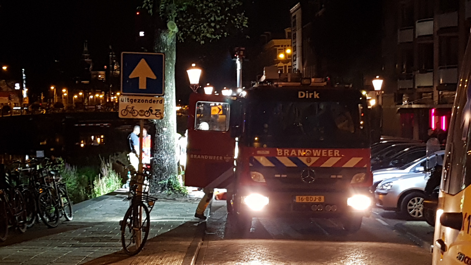 Drenkeling door passanten ontdekt in water Ruysdaelkade