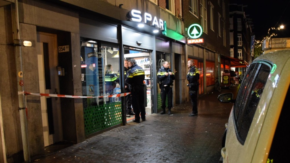 Jongen (15) gepakt voor twee overvallen in de Kinkerstraat - AT5
